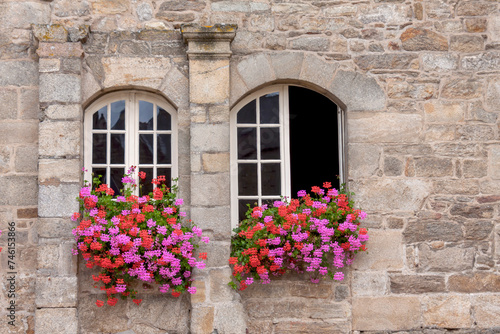 Granitsteinhaus mit zwei Fenstern, Bretagne