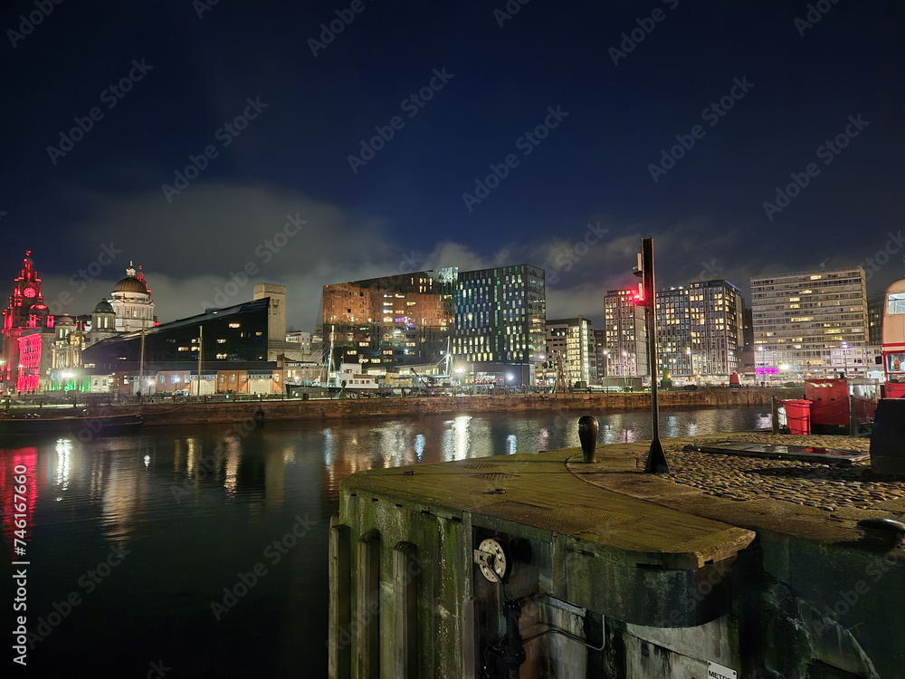 Fototapeta premium night view of the city