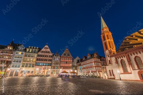 Obraz na płótnie Frankfurt Germany, night panorama city skyline at Romer old town square w salonie