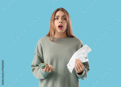 Shocked young woman with mo...