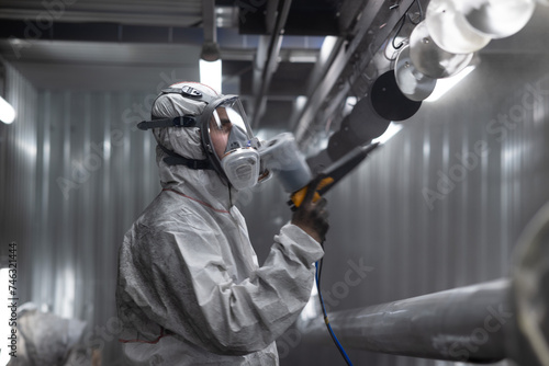 spraypainter at work