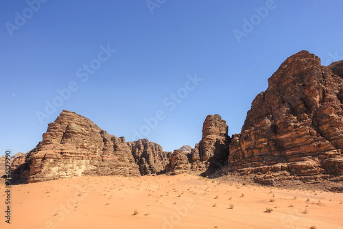 the fascinating arid and desert landscape of Wadi Rum