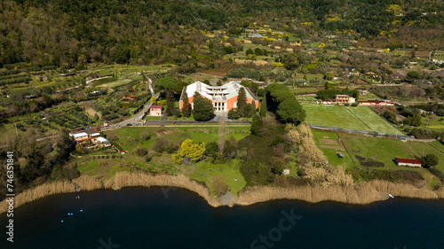 Foto Aerial view of the Roman Ship Museum in Nemi, near Rome, Italy