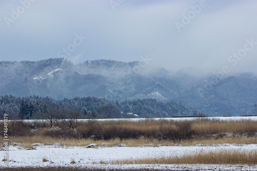 宮城県角田市から見える霧と山 photo