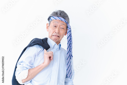 Fotografija 酔っ払いすぎた高齢男性