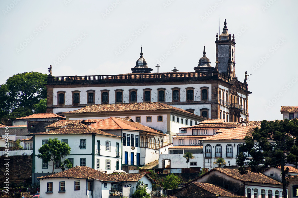 Buildings in the historic center of Ouro Preto with the Inconfidência Museum in the background
