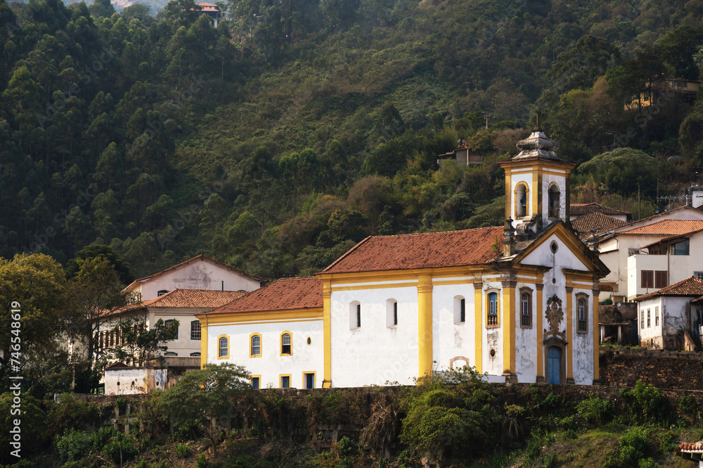 Image shows the side of the Church of Nossa Senhora das Mercês in Ouro Preto