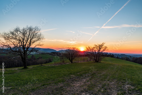 Foto Sunset in Bile Karpaty mountains on czech - slovakian borderland
