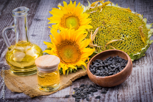 Sunflower, sunflower oil an...