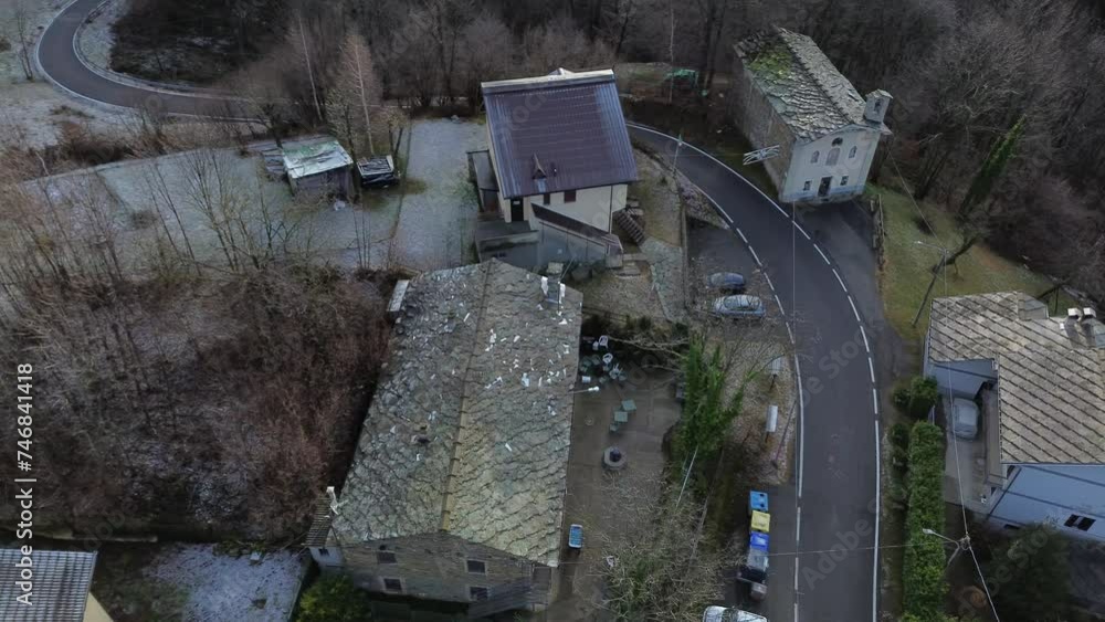 Mirar a través de un drone es mágico. Se ven árboles, montañas, casas, picos de espacios, pueblos mágicos, nieves inmensas que amas. Mirar a través de un drone es mágico. Se ven árboles, montañas, casas, picos de espacios, pueblos mágicos, nieves inmensas que amas.