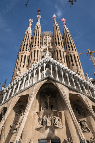 Majestuosidad desde la Base: Sagrada Familia, Barcelona