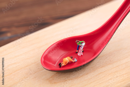 Miniature scene cleaning in a spoon