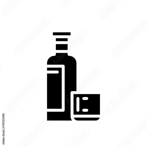 alcoholic beverages solid icon