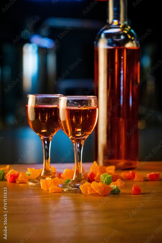 Naklejka premium alcohol shot in the bar