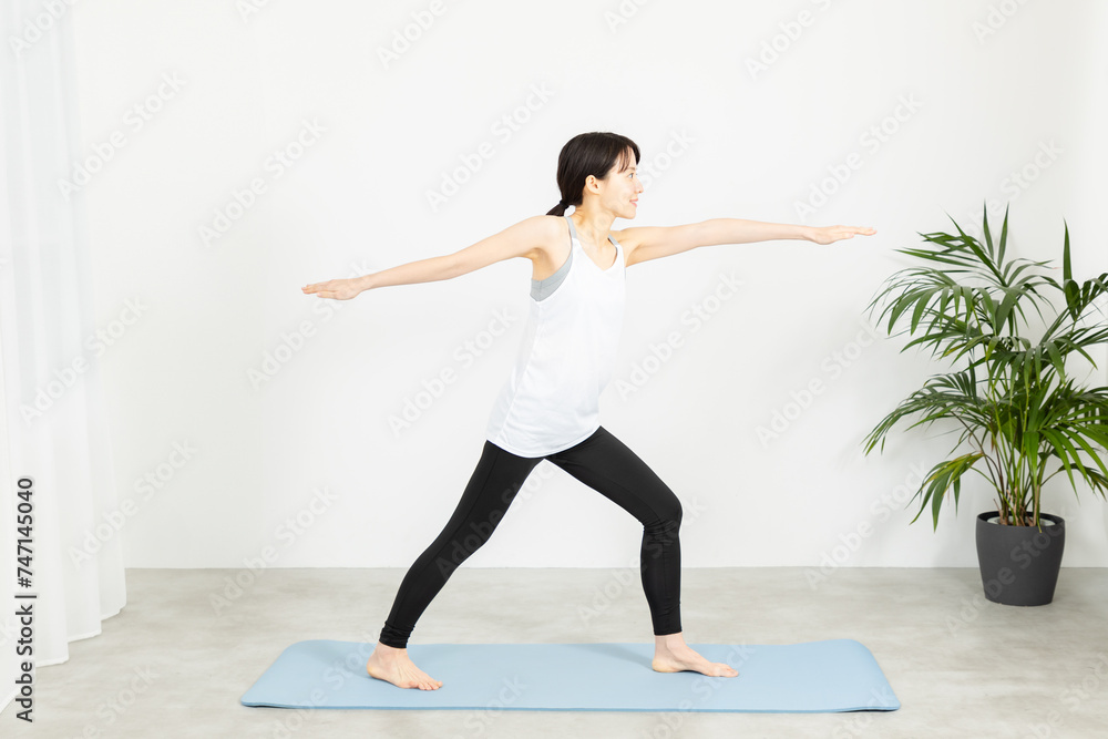 Fototapeta premium ストレッチをするアジア人女性03