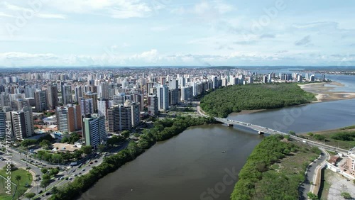 Wallpaper Mural Cidade de Aracaju em Sergipe Vista de cima com drone 4k - Nordeste - Brasil Torontodigital.ca