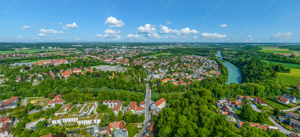 Die oberbayerische Stadt Landsberg am Lech von oben