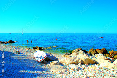 Tableau sur toile Sunny view at Spiaggia Torre de Bosis in Portonovo, Riviera del Conero, with big