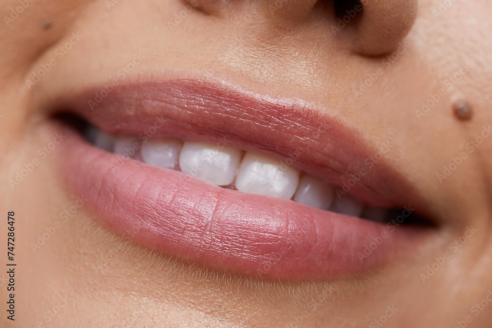 Obraz premium Close-up of female lips