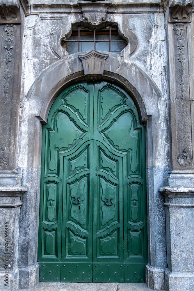 Castrovalva, Italy A green door in the old historic part of town.