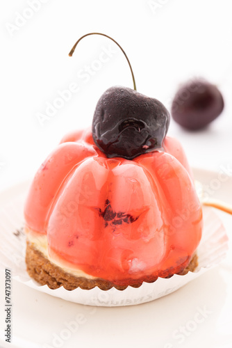 Yoghurt Kers gebakje cherry on top dutch sweet cake dessert photo