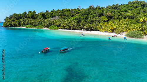 Fototapeta Naklejka Na Ścianę i Meble -  Drone images of a paradise Panamanian island