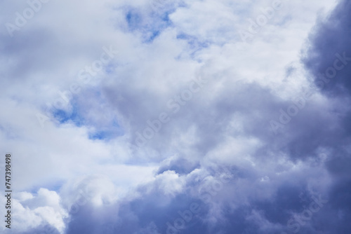Large cumulus clouds in the sky close-up © Александр Ланевский