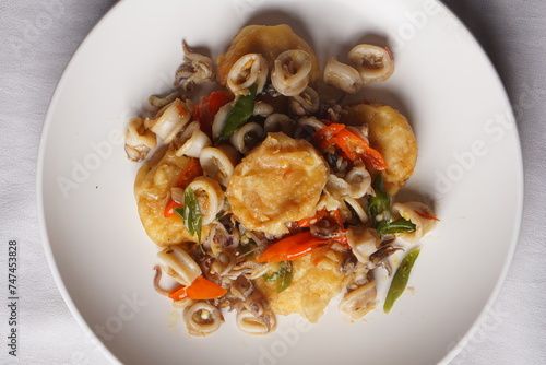 tofu and stir-fried squid