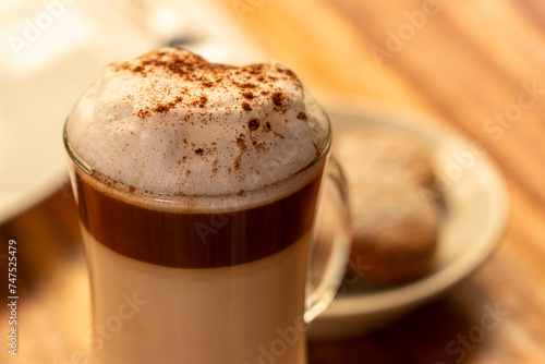 Close up de taza de café capuccino