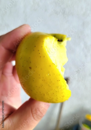 lemon in hand