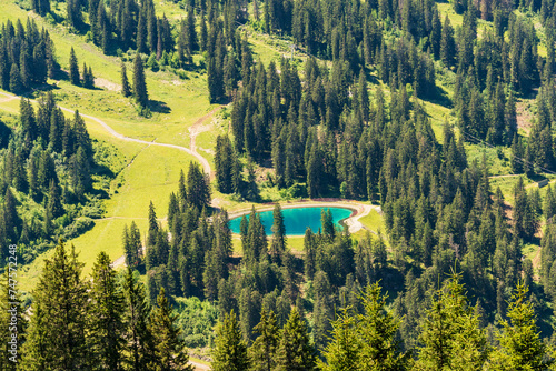 Fotografía Reserve d'eau sur la montagne châtel