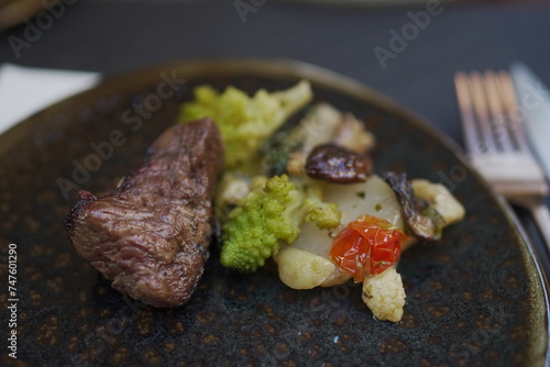 steak with vegetables