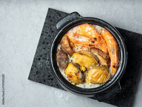 Abalone, shrimp and mushroom rice bowl 