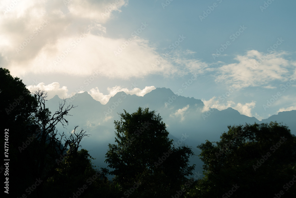 Obraz premium sunset in the mountains of farallones de cali national park