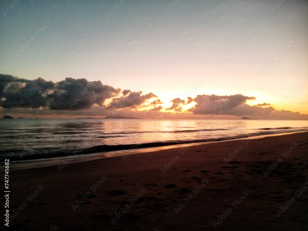 sunrise image at the beach