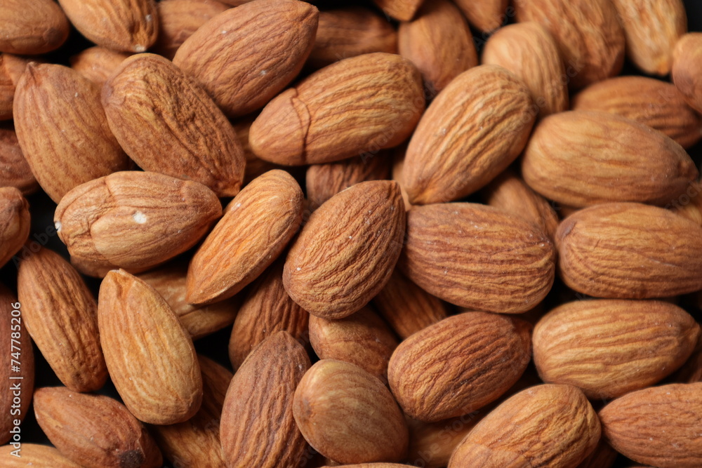 almond almond