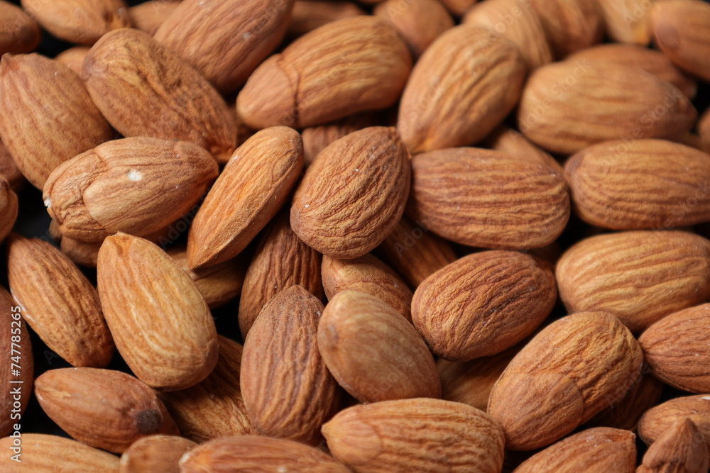 almond almond