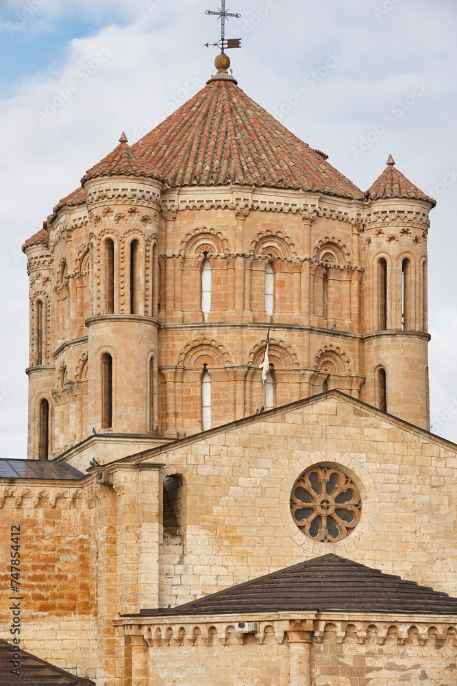 Romanesque and gothic church. Colegiata de Toro. Castilla León, Spain