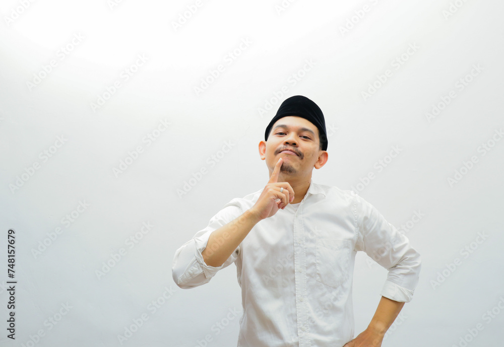 Fototapeta premium asian muslim man showing confused expression