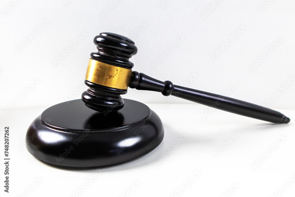 The Hammer of Judgment and the Law of Justice,universal law,international litigation The Hammer of Judgment and the Law of Justice,universal law,international litigation