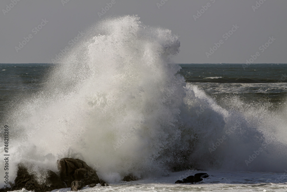 Big sea wave splash closeup