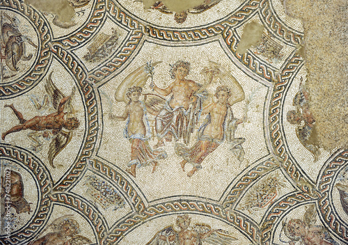 Mosaicos romanos del Museo de Écija, provincia de Sevilla, Andalucía, España. Mosaico de las Cuatro Estaciones. 