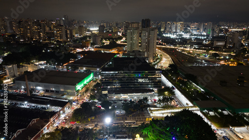 Festivais Shows Memorial América Latina Cultura Música Entretenimento Eventos Concertos Patrimônio Cultural Artistas Espetáculos Tradição Multiculturalismo Palco Plateia Performance Arte Popular Drone photo