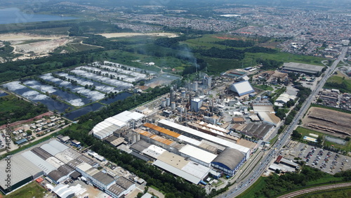 Planta industrial de uma fábrica de papel e celulose em Suzano, SP, Brasil