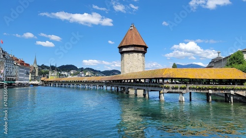 瑞士水塔花桥 © Min