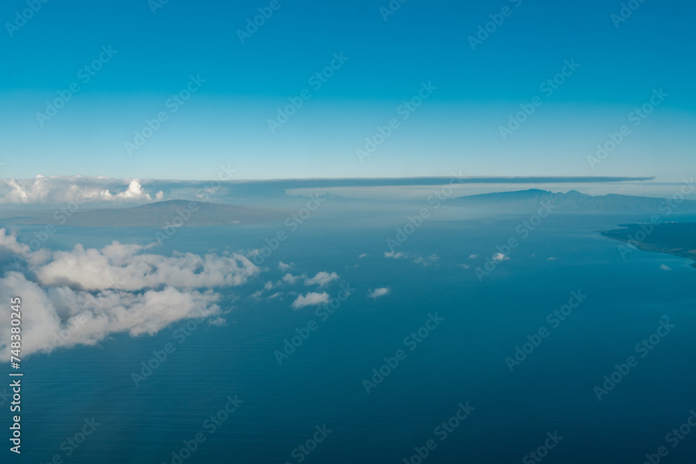 Maui、Lanai with Molokai island, Hawaii. Aerial photography of Honolulu to Kahului from the plane. Maui、Lanai with Molokai island, Hawaii. Aerial photography of Honolulu to Kahului from the plane.