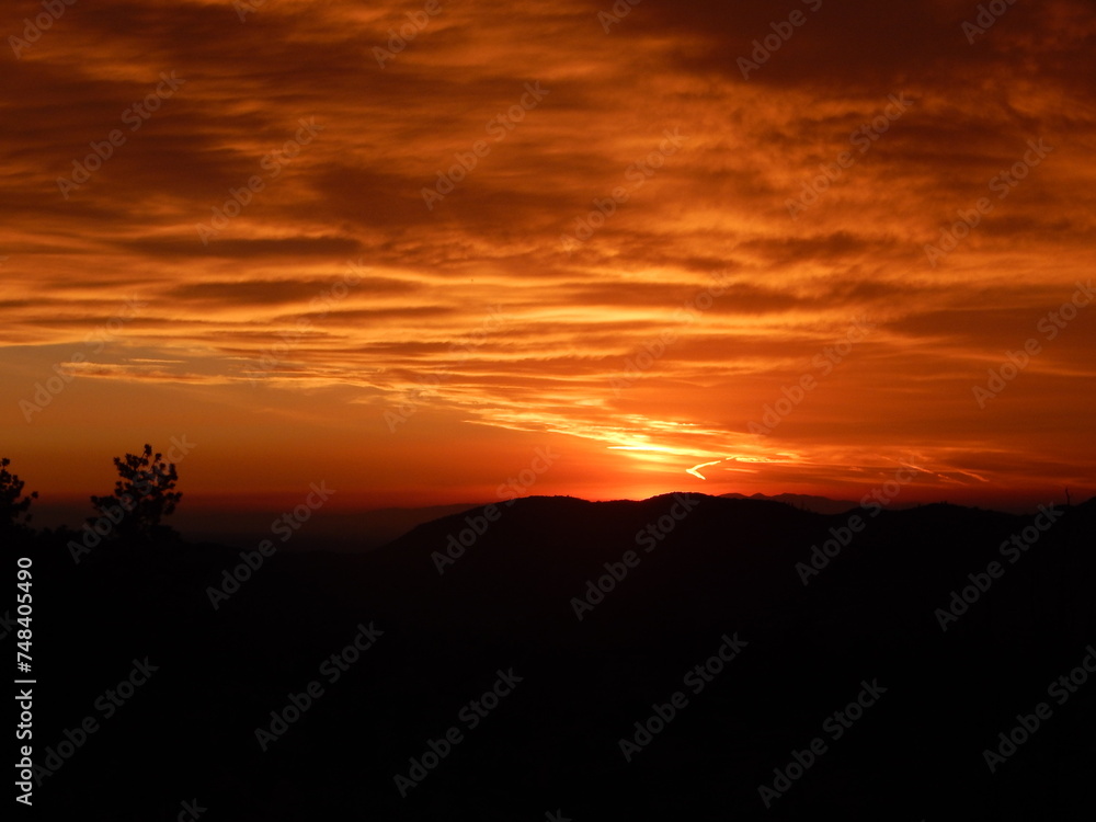 Obraz premium sunset over the mountains