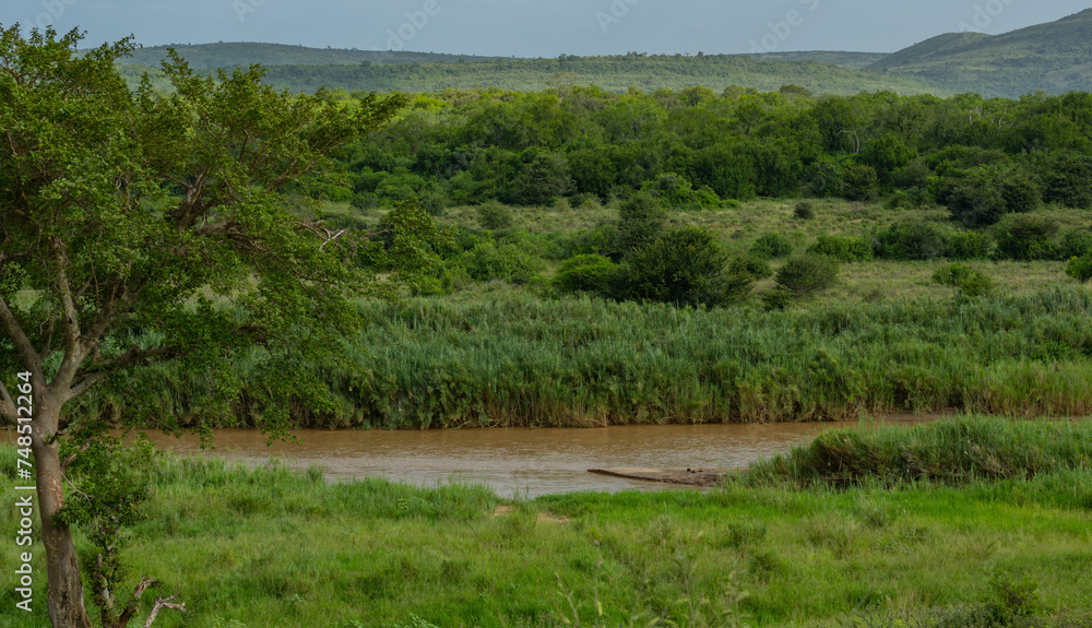 Hluhluwe iMfolozi Fluss im Naturreservat Hluhluwe Nationalpark Südafrika