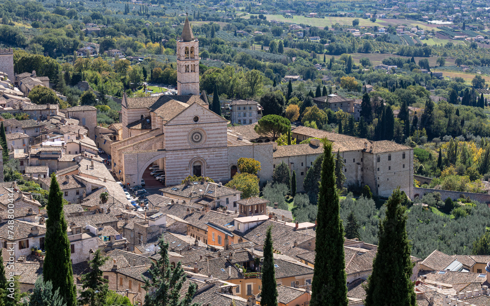 Assisi, Blick über die Dächer der Altstadt auf die Kathedrale Di San Rufino