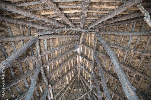 Dach Konstruktion aus Holz Balken